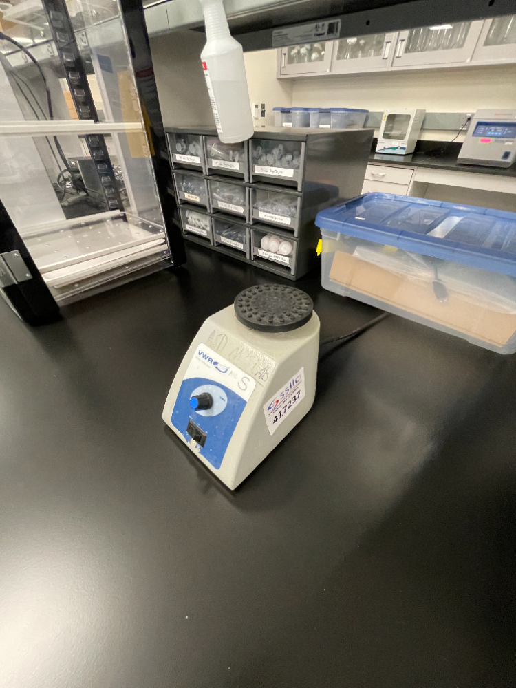 Image of VWR Bench Top Vortex Mixer with Rubber Mixing Head